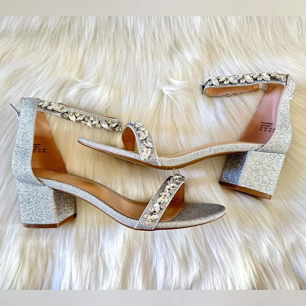 NWOT DREAM PAIRS Women's Low Chunk Heel Silver Sparkling Prom Sandals Size 8.5